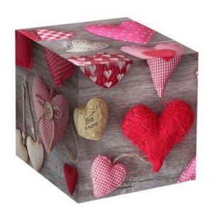 Коробка подарочная для кружки 'Сердечки на сером фоне'